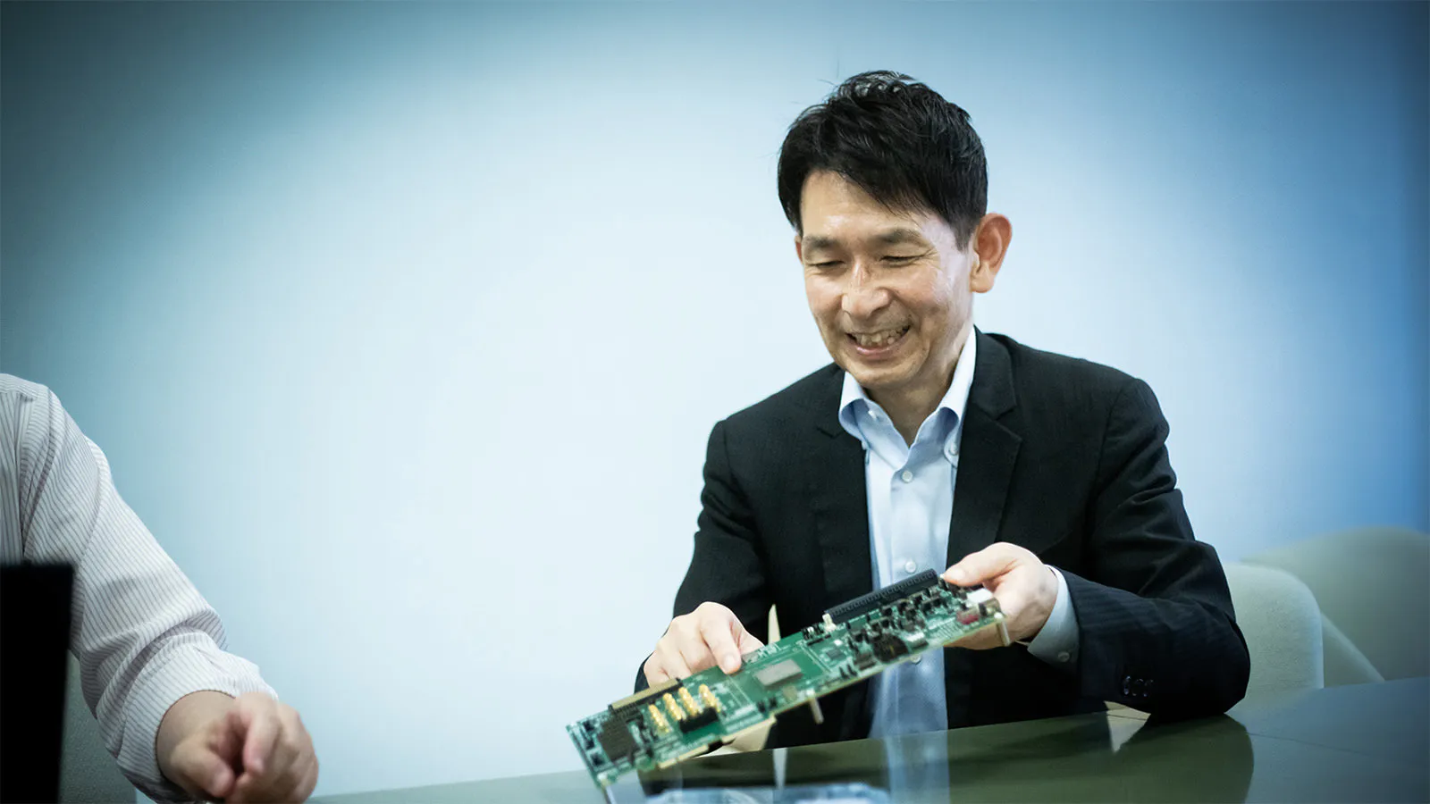 5G/ミリ波の負のループを逆回転させてIXを推進する（種谷 元隆